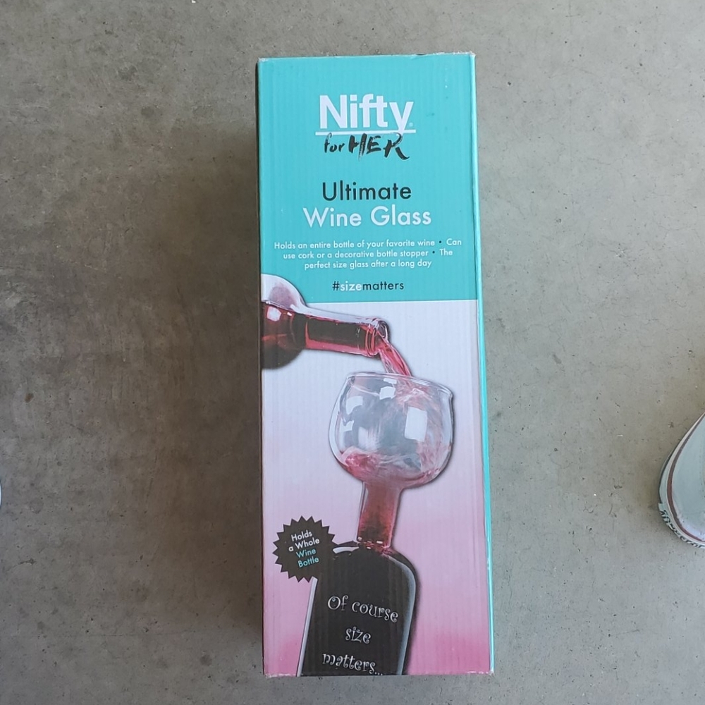 NWT Nifty for her Ultimate Wine Glass